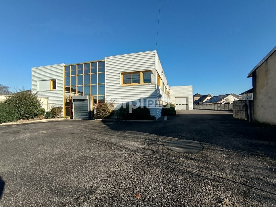 Industriel/Logistique dans Brive-la-Gaillarde à louer Photo de l’immeuble– Image 1 sur 13