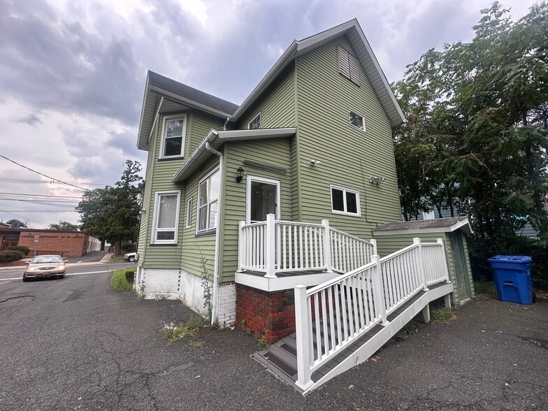 119 Main St, South River, NJ à vendre - Photo de l’immeuble – Image 2 sur 7