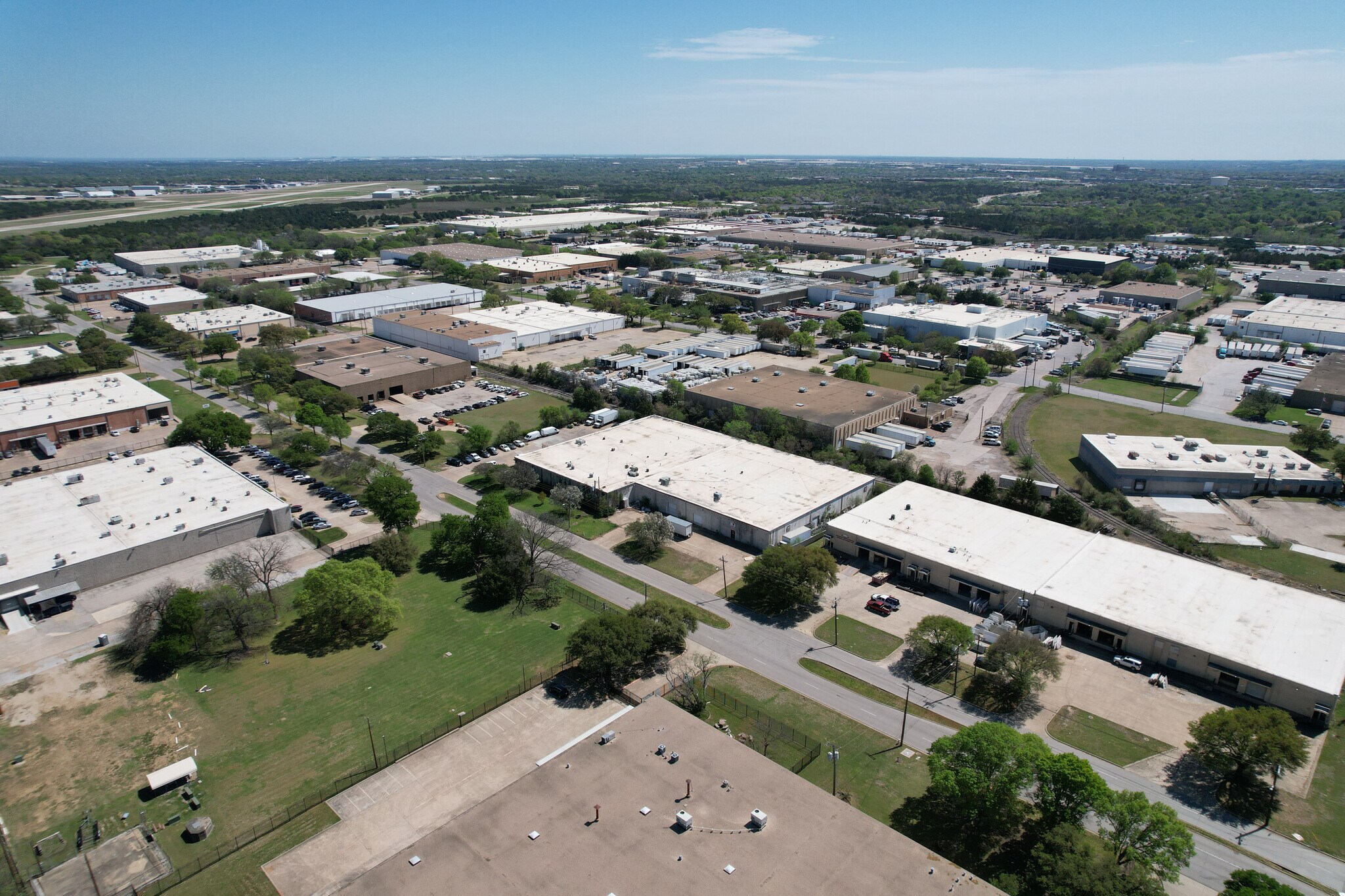 4240 Bronze Way, Dallas, TX à vendre Photo principale– Image 1 sur 6