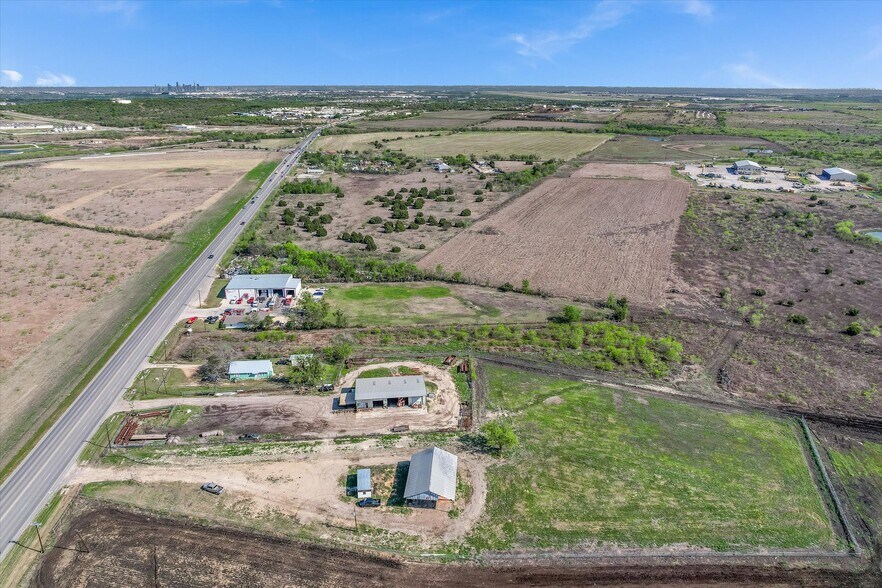 8223 S Highway 183, Austin, TX à louer - Photo de l’immeuble – Image 3 sur 9