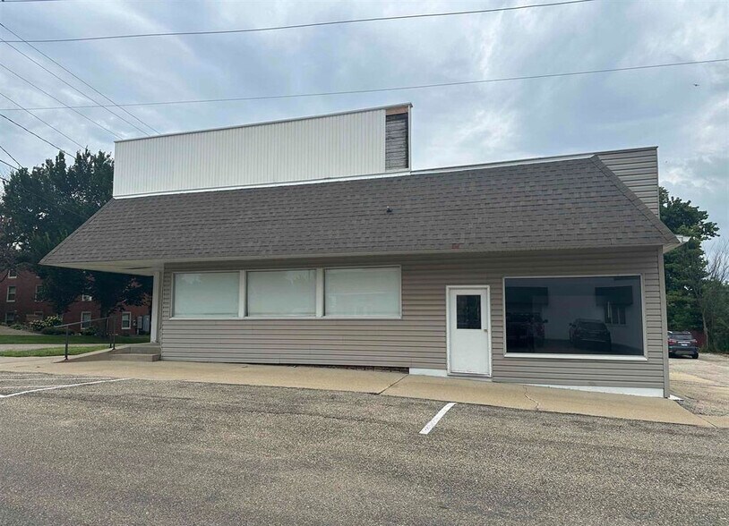 101 S Rose St, Elmwood, IL à vendre - Photo de l’immeuble – Image 3 sur 30