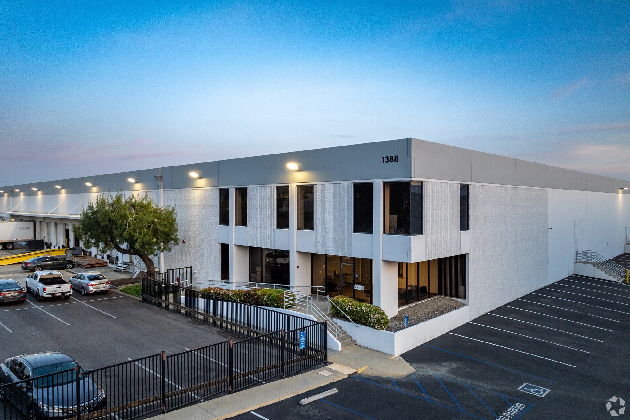 1344-1388 W Foothill Blvd, Azusa, CA à louer Photo principale– Image 1 sur 18