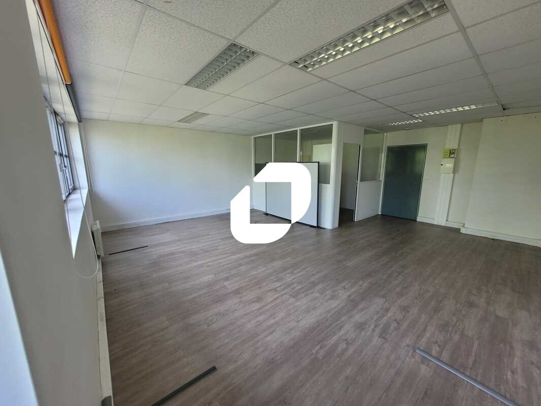 Bureau dans Poissy à louer Photo intérieure– Image 1 sur 21