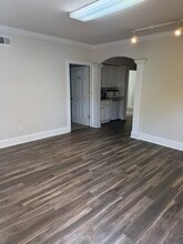 327 Dahlonega St, Cumming, GA à louer Photo intérieure– Image 2 sur 8