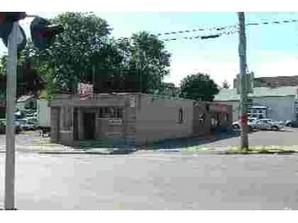 913 Court St, Utica, NY à vendre - Photo de l’immeuble – Image 2 sur 7