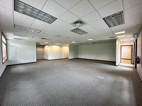 901 Chestnut Hills Pky, Fort Wayne, IN à vendre Photo intérieure– Image 2 sur 10