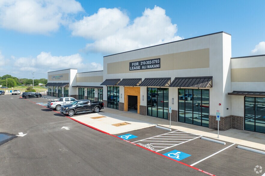 1037 TX-46, New Braunfels, TX à louer - Photo de l’immeuble – Image 3 sur 7