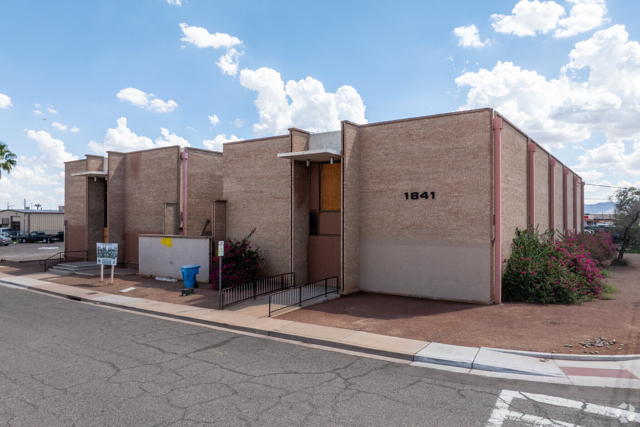 1833-1841 W Buchanan St, Phoenix, AZ à vendre Photo de l’immeuble– Image 1 sur 15