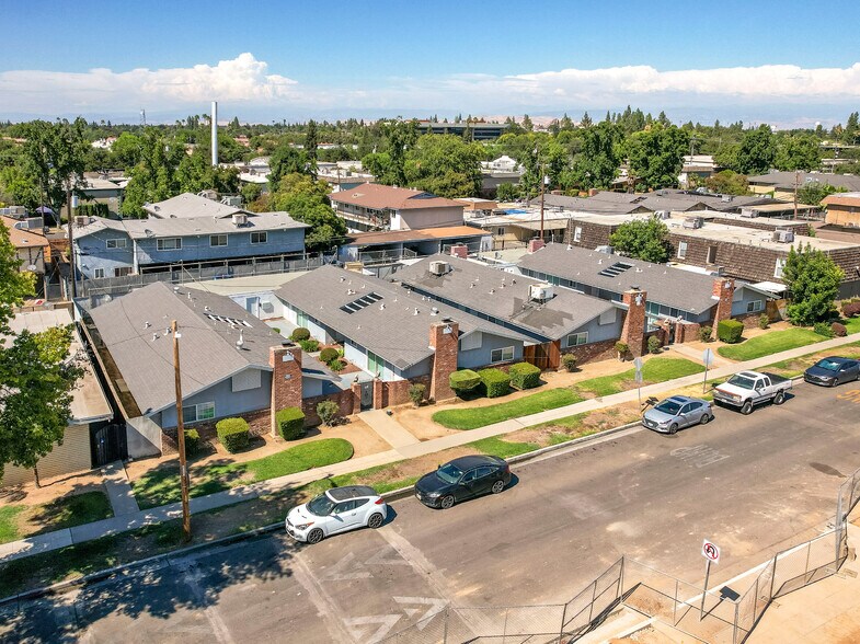 3357-3365 E Fairmont Ave, Fresno, CA à vendre - Photo de l’immeuble – Image 1 sur 22