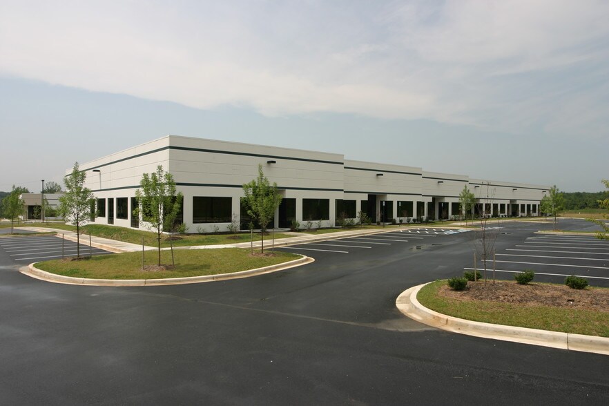 5851 Ammendale Rd, Beltsville, MD à louer - Photo de l’immeuble – Image 2 sur 9