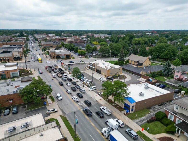 120 N La Grange Rd, La Grange, IL à vendre - Photo de l’immeuble – Image 2 sur 14