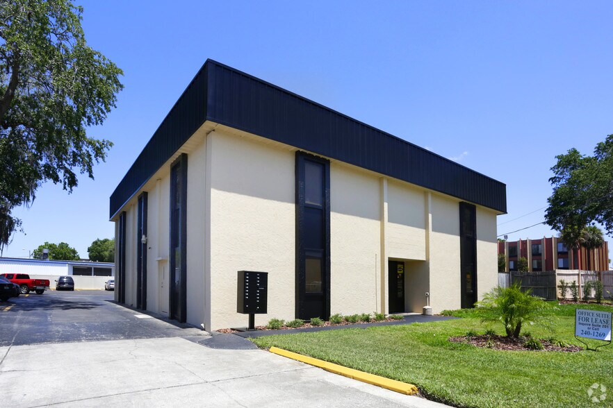 104 E Fowler Ave, Tampa, FL à louer - Photo principale – Image 1 sur 3