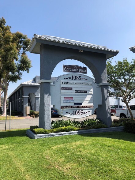 1085 N Main St, Orange, CA à louer - Photo de l’immeuble – Image 2 sur 3