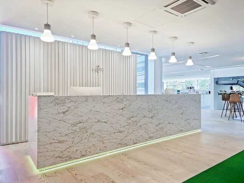 26 Avenue Jean Kuntzmann, Montbonnot-Saint-Martin à louer - Hall d’entrée – Image 3 sur 10