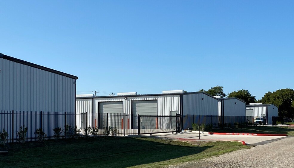 15520 Highway 114, Justin, TX à louer - Photo principale – Image 1 sur 1