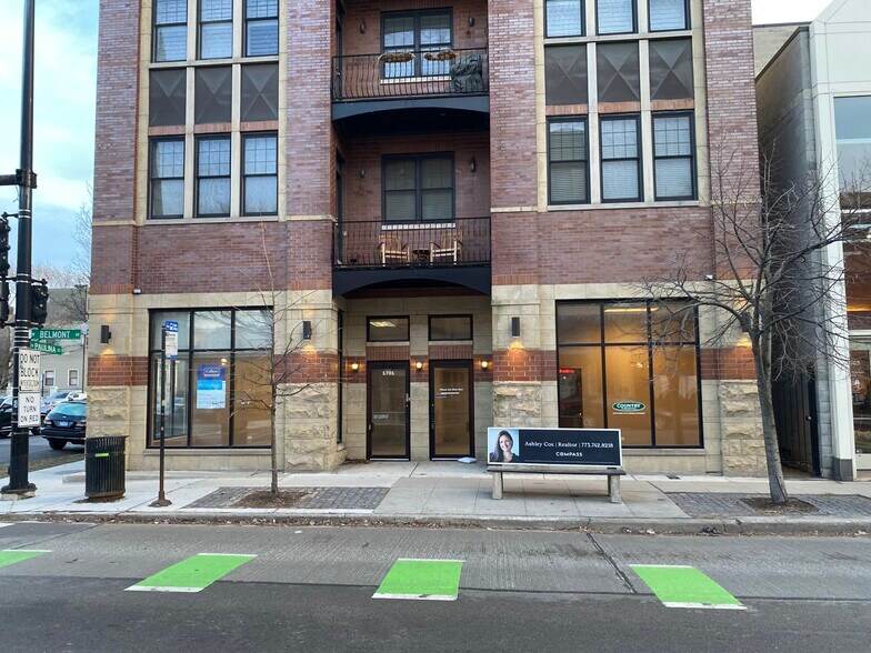 1701 W Belmont Ave, Chicago, IL à vendre - Photo de l’immeuble – Image 2 sur 4