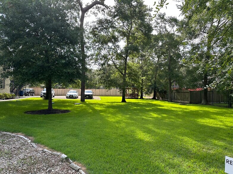 32938 Tamina Rd, Magnolia, TX à vendre - Photo de l’immeuble – Image 3 sur 11