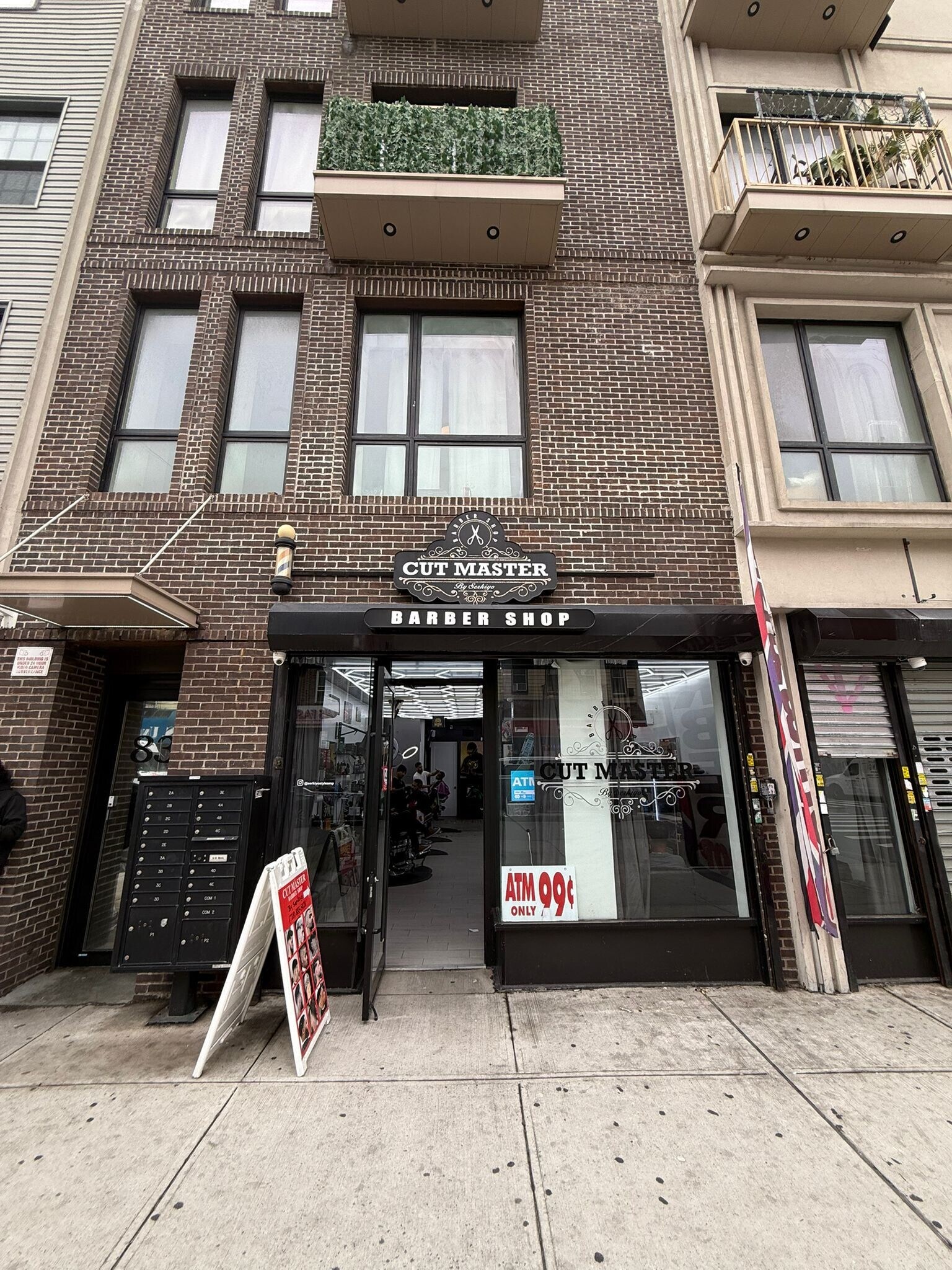 77-85 Graham Ave, Brooklyn, NY à louer Photo de l’immeuble– Image 1 sur 9