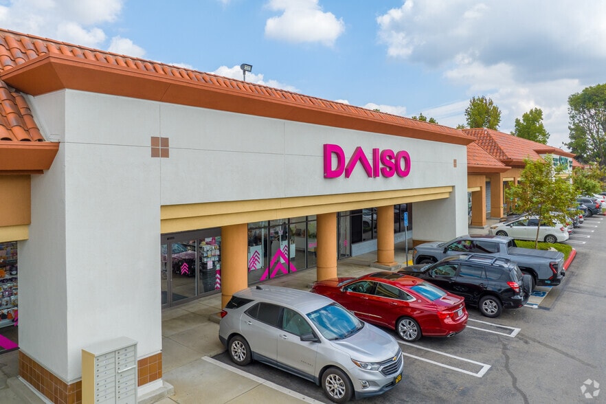 1335-1355 Foothill Blvd, La Verne, CA à vendre - Photo de l’immeuble – Image 2 sur 8