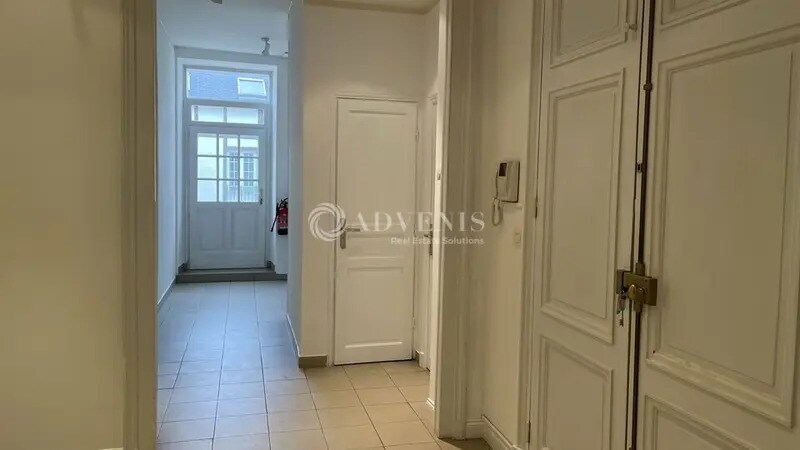 Bureau dans Orléans à vendre - Photo de l’immeuble – Image 2 sur 10