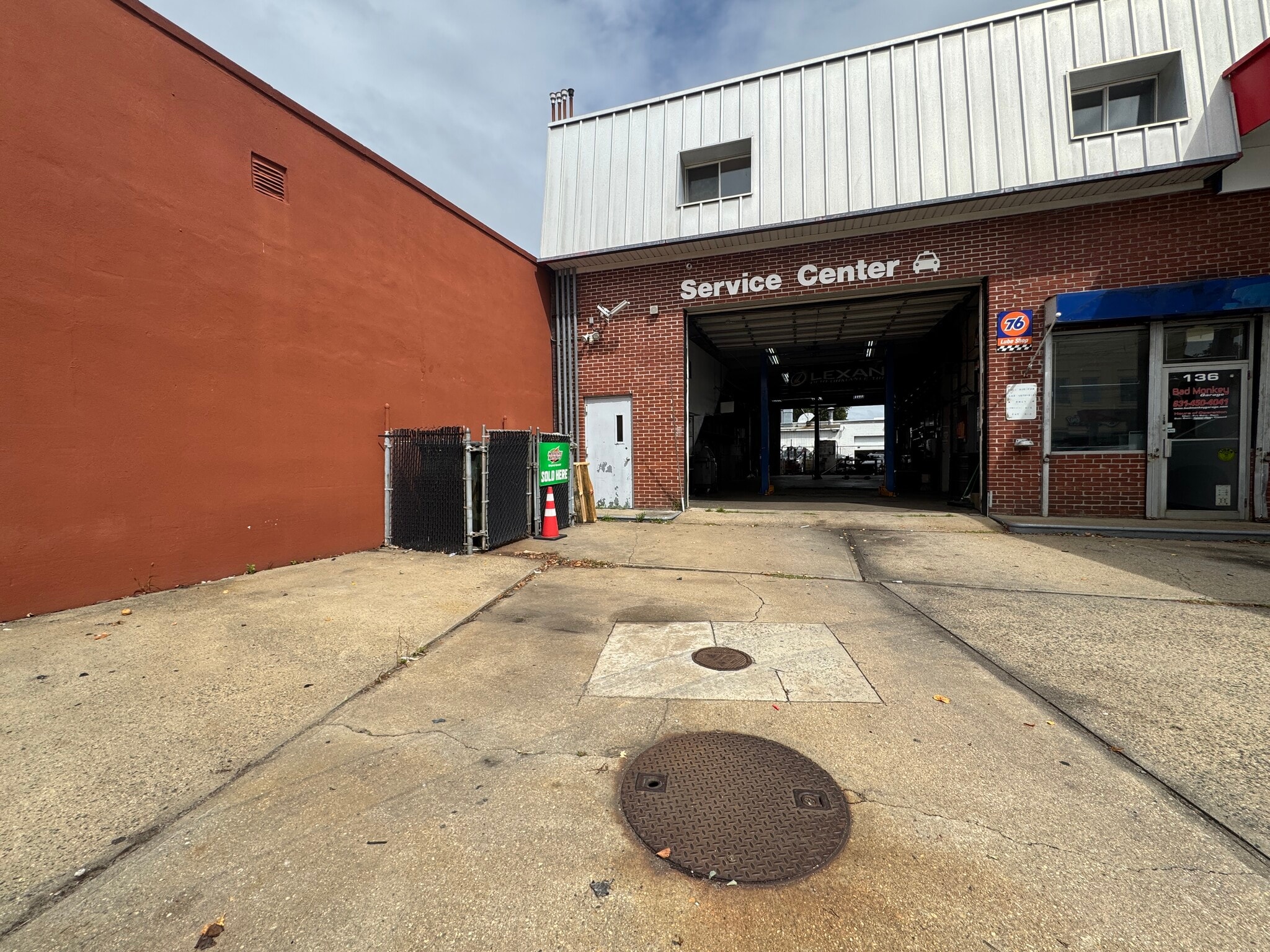 136 N Wellwood Ave, Lindenhurst, NY à louer Photo de l’immeuble– Image 1 sur 7