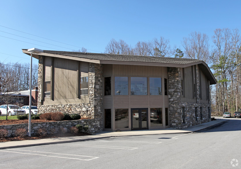 1091 Hendersonville Rd, Asheville, NC à louer - Photo principale – Image 1 sur 5