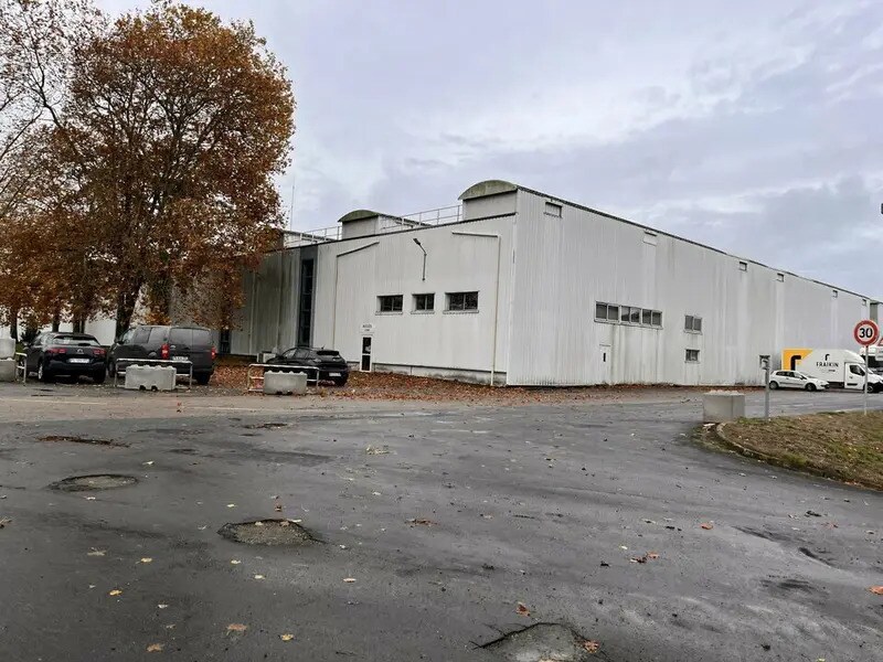Industriel/Logistique dans Cholet à louer Photo de l’immeuble– Image 1 sur 7