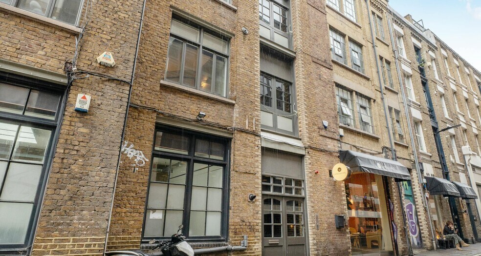 4 Ravey St, Londres à vendre - Photo de l’immeuble – Image 3 sur 9