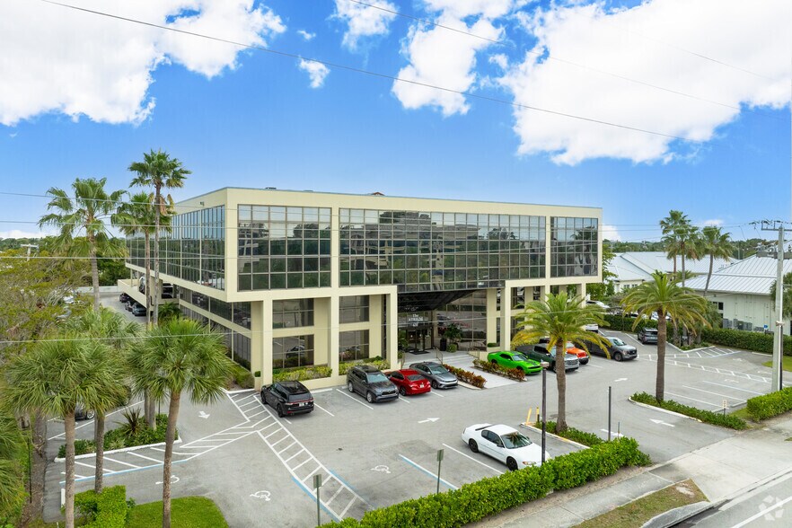 631 US Highway 1, North Palm Beach, FL à louer - Photo de l’immeuble – Image 2 sur 7