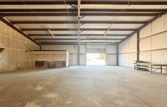 900 Utility Rd, Sanger, TX à louer Photo intérieure– Image 2 sur 6