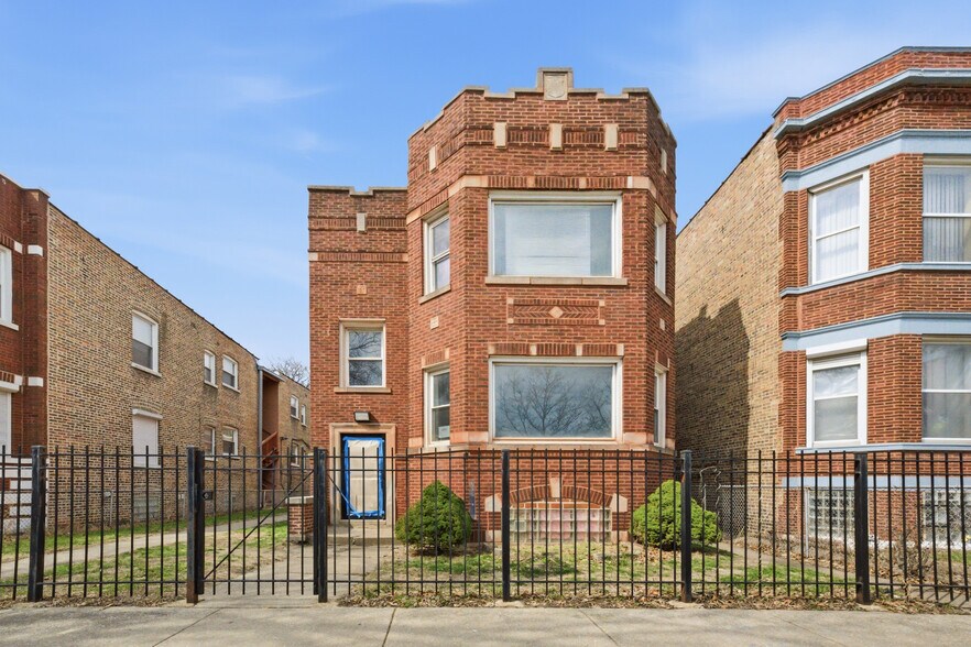 7352 S Langley Ave, Chicago, IL à vendre - Photo de l’immeuble – Image 1 sur 11