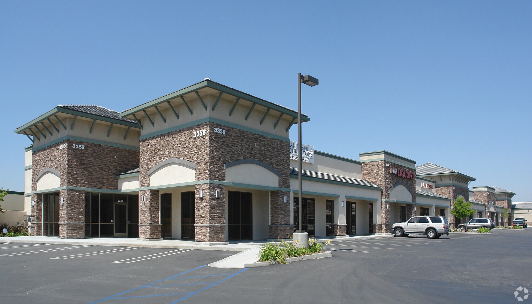 3352-3400 Wentworth Dr, Hemet, CA à louer Photo de l’immeuble– Image 1 sur 11