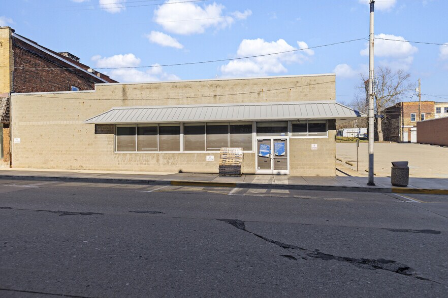 621 Clay Ave, Jeannette, PA à vendre - Photo de l’immeuble – Image 2 sur 5