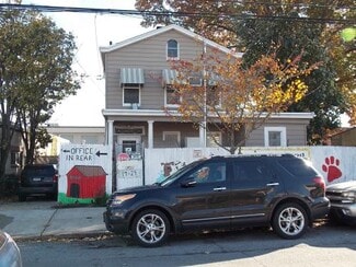 Plus de détails pour 14-27 128th St, College Point, NY - Local commercial à louer