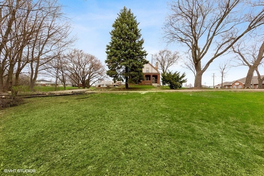 2213 Weber Rd, Crest Hill, IL à vendre - Photo de l’immeuble – Image 2 sur 6