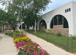 Plus de détails pour 888 Thackeray Trl, Oconomowoc, WI - Bureau, Médical à louer