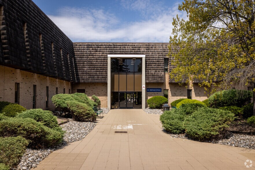 14 Ridgedale Ave, Cedar Knolls, NJ à louer - Photo de l’immeuble – Image 1 sur 4