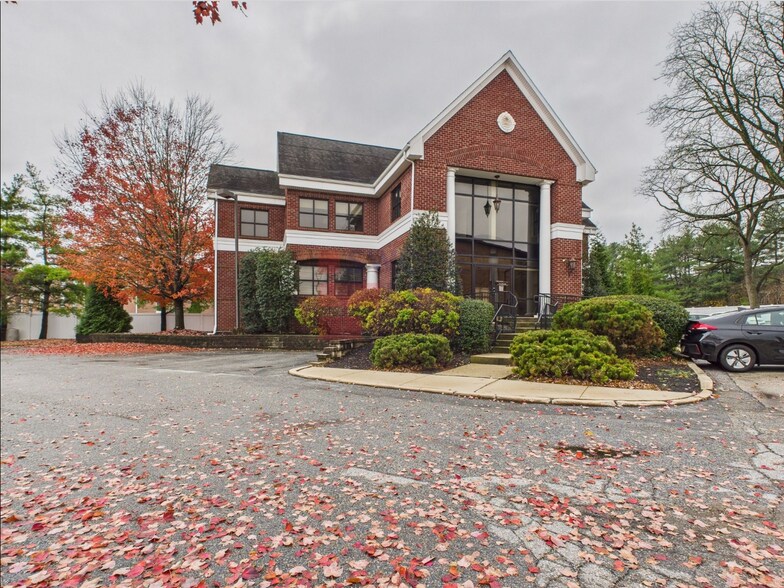 1314 W Chester Pike, West Chester, PA à louer - Photo de l’immeuble – Image 1 sur 8