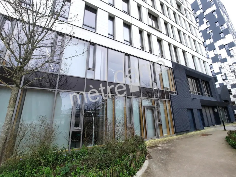 Local commercial dans Nantes à louer Photo de l’immeuble– Image 1 sur 5