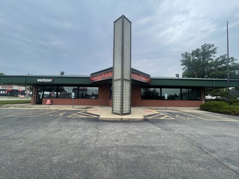 603-605 W Van Buren St, Clinton, IL à louer - Photo de l’immeuble – Image 3 sur 4