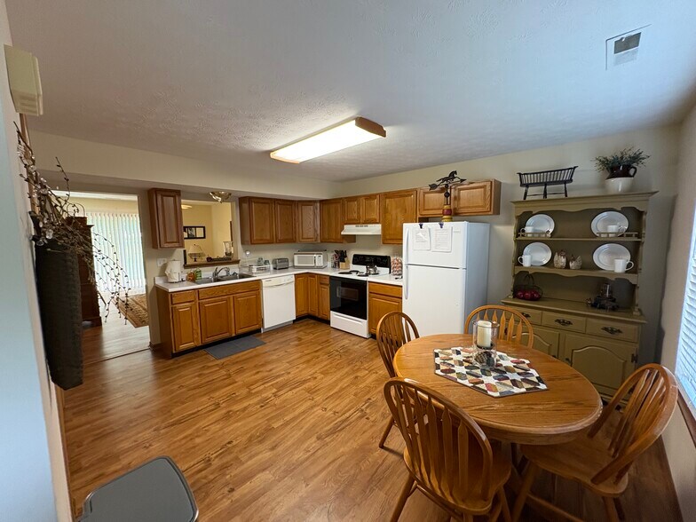 281 Main St, Port William, OH à vendre - Photo de l’immeuble – Image 3 sur 8