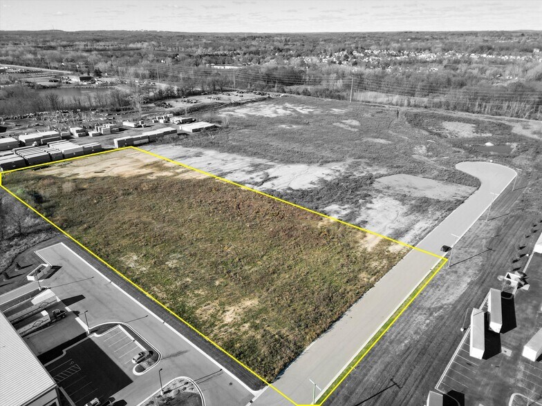 Moviter Drive, Wixom, MI à vendre - Photo principale – Image 1 sur 9