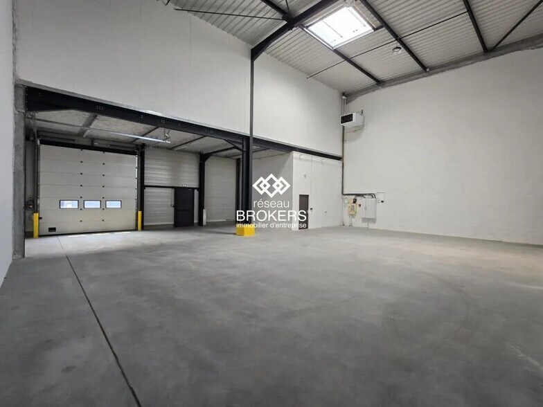 Industriel/Logistique dans SAINT-OUEN-L'AUMONE à louer - Photo de l’immeuble – Image 2 sur 6