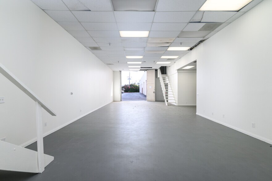2368 Eastman Ave, Ventura, CA à vendre - Photo de l’immeuble – Image 3 sur 7