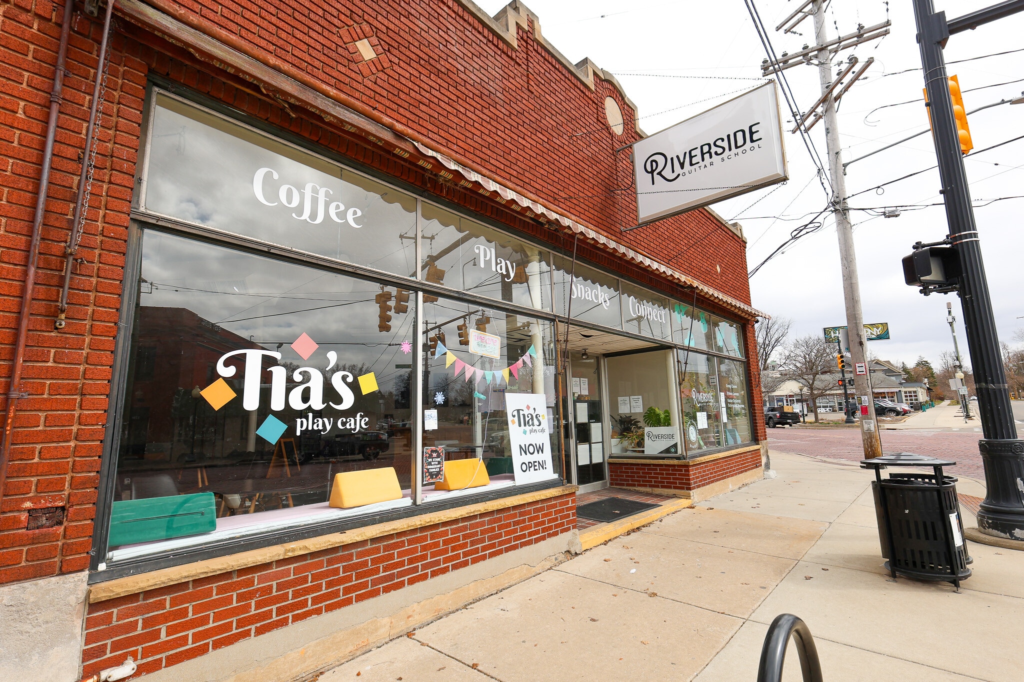 1533 Wealthy St SE, Grand Rapids, MI à louer Photo de l’immeuble– Image 1 sur 5