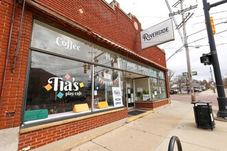 1533 Wealthy St SE, Grand Rapids, MI à louer Photo de l’immeuble– Image 1 sur 5