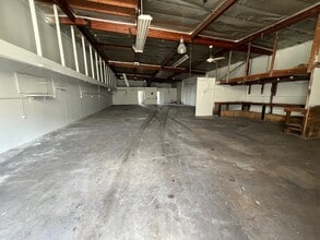 1020-1022 E Orangefair Ln, Anaheim, CA à louer Photo intérieure– Image 2 sur 9