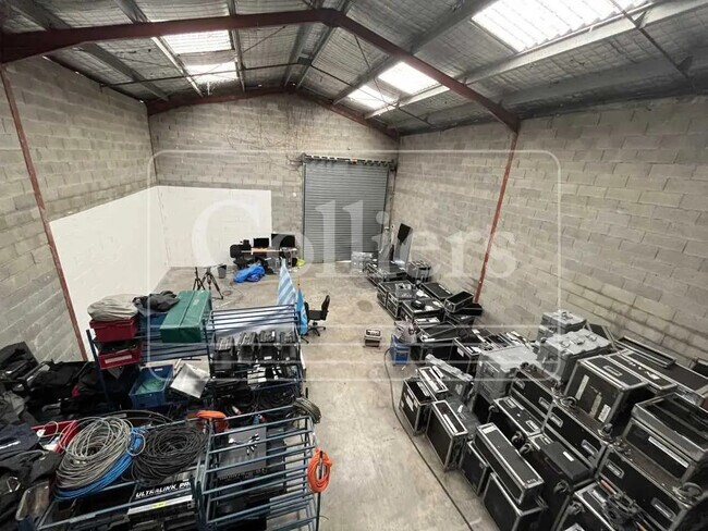 Plus de détails pour Bureau, Local d'activités à louer