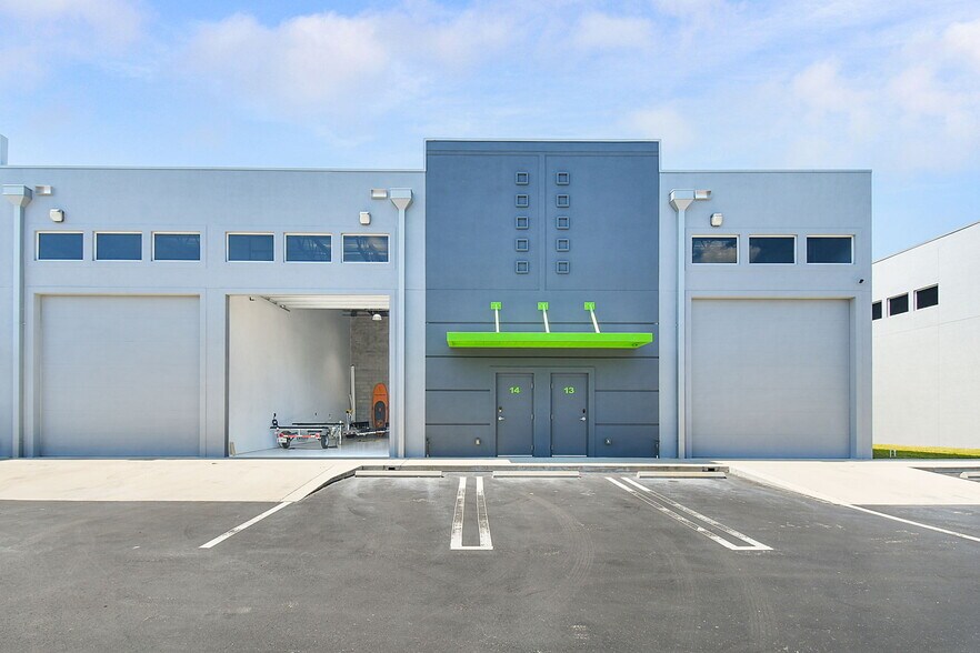 861 NE Industrial Blvd, Jensen Beach, FL à vendre - Photo de l’immeuble – Image 2 sur 16
