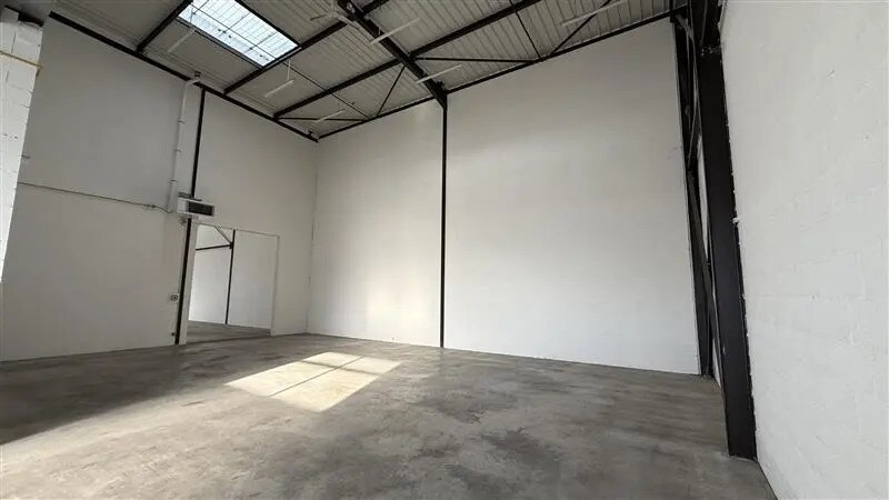 Local d’activités dans Collégien à louer - Photo de l’immeuble – Image 2 sur 12